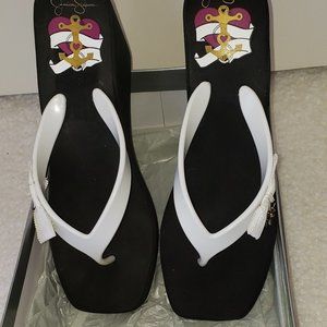 JESSICA SIMPSON White Patent Leather Wedge Sandal (NWOT)